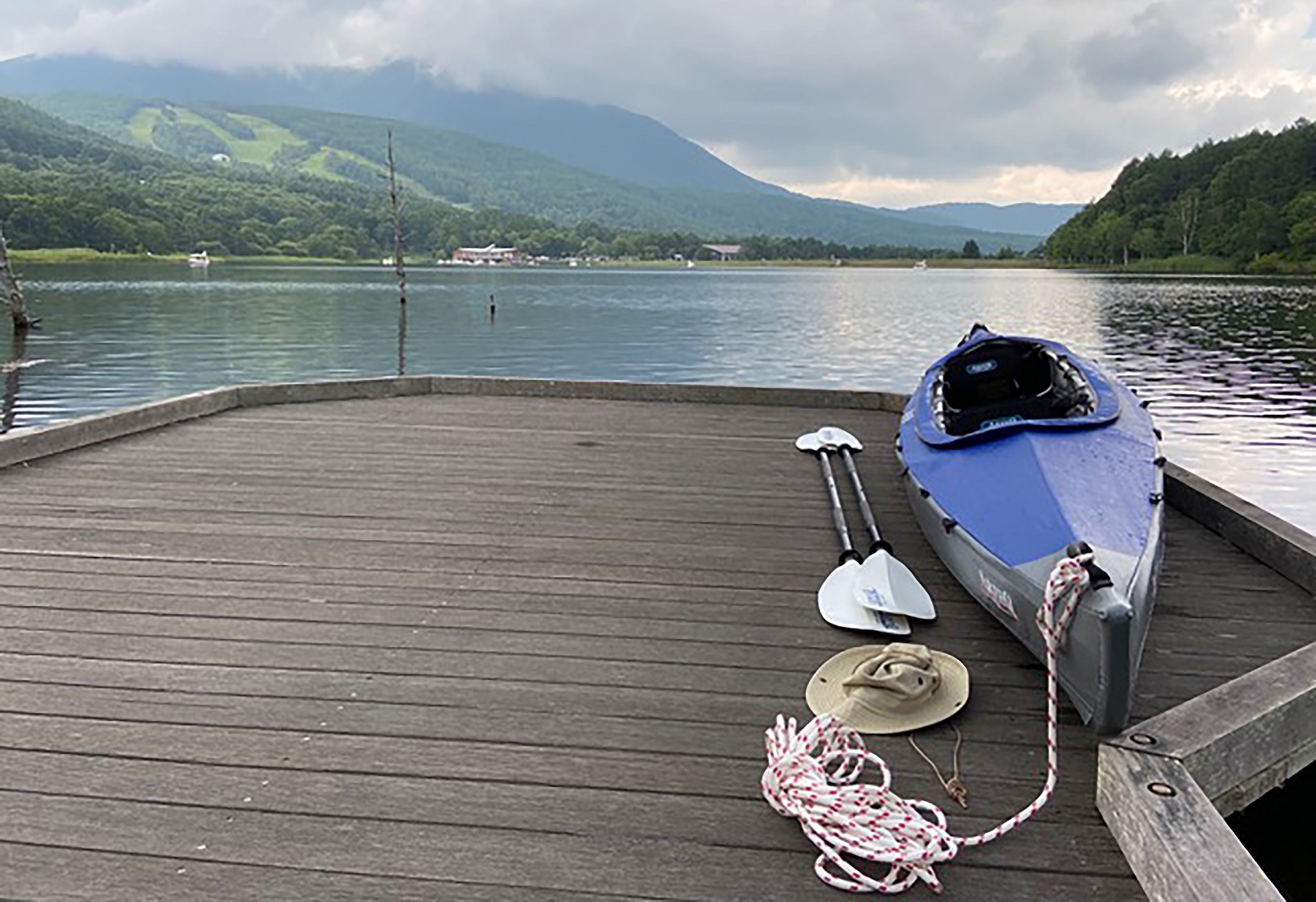 長野県立科町にある女神湖にてカヌーを体験