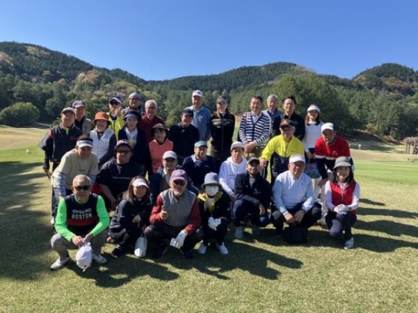 第117回ゴルフコンペの集合写真