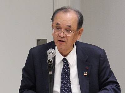挨拶をする下村工業部会長