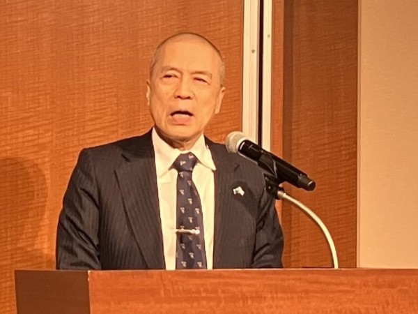 挨拶をする広瀬委員長