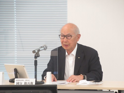 冒頭挨拶をする國分部会長