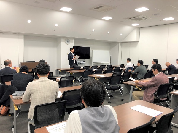 総会の様子