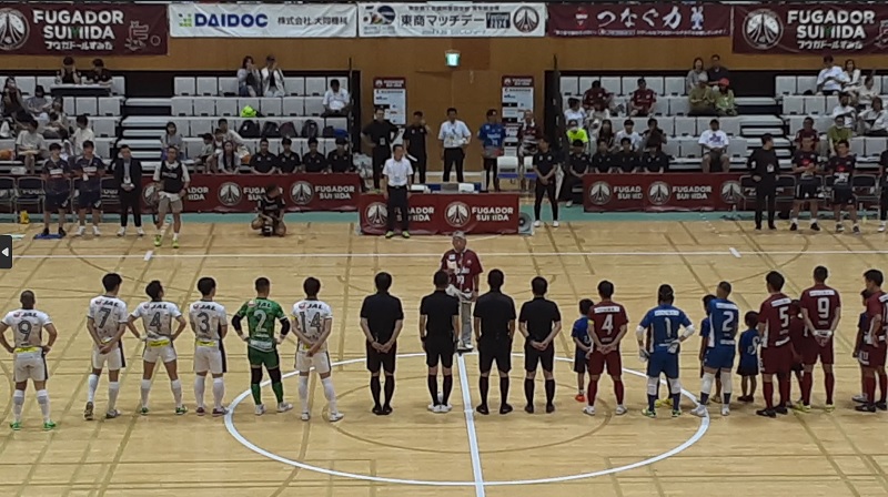 スピーチをする老田会長