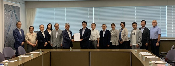 山本区長への要望書提出