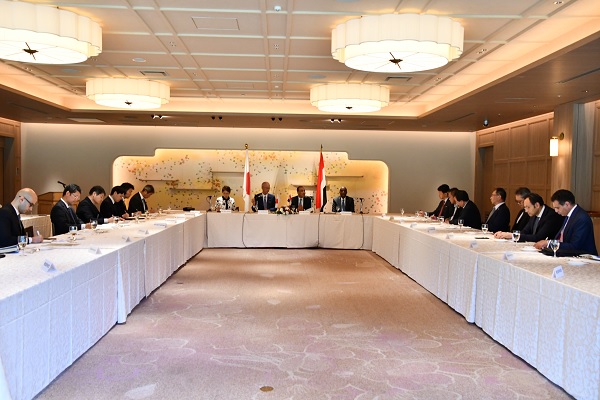 昼食懇談会の全景