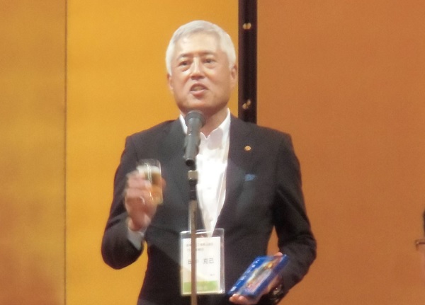 田中会員交流委員長による乾杯のご発声