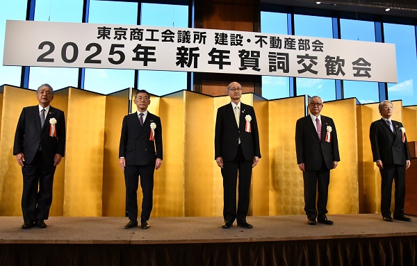 ご挨拶をする部会長・副部会長