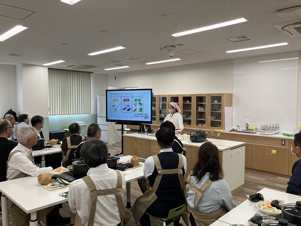 栄養教室（調理実習）の様子
