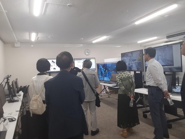 視察会の様子
