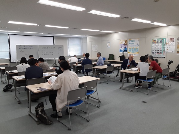 個人交流（1対1での交流）の様子