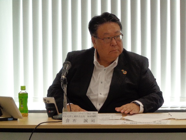 委員会の様子（委員長：倉石副会頭）