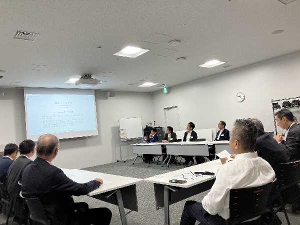 正副会長・分科会長との討議の様子