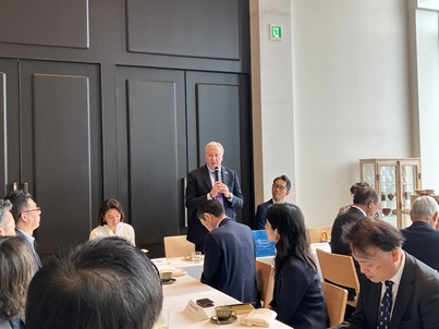 在日チリ大使館との朝食懇談会