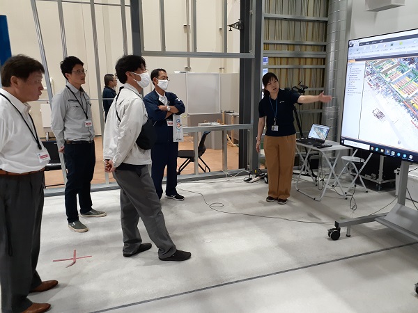 視察会の様子