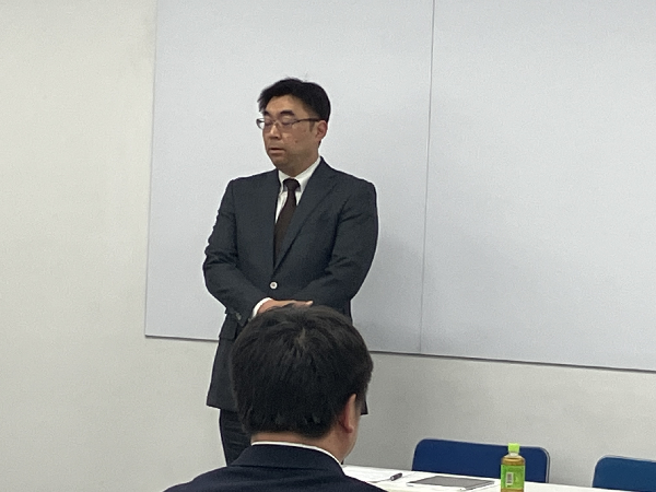 総会の様子