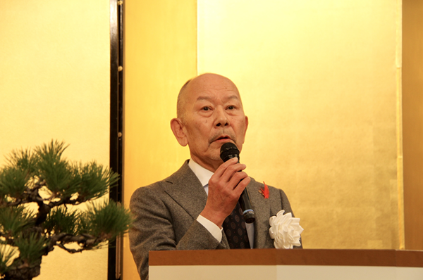 開会挨拶をする井口会長