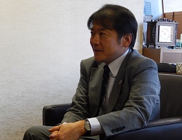 取締役社長の柏原孫左衛門氏