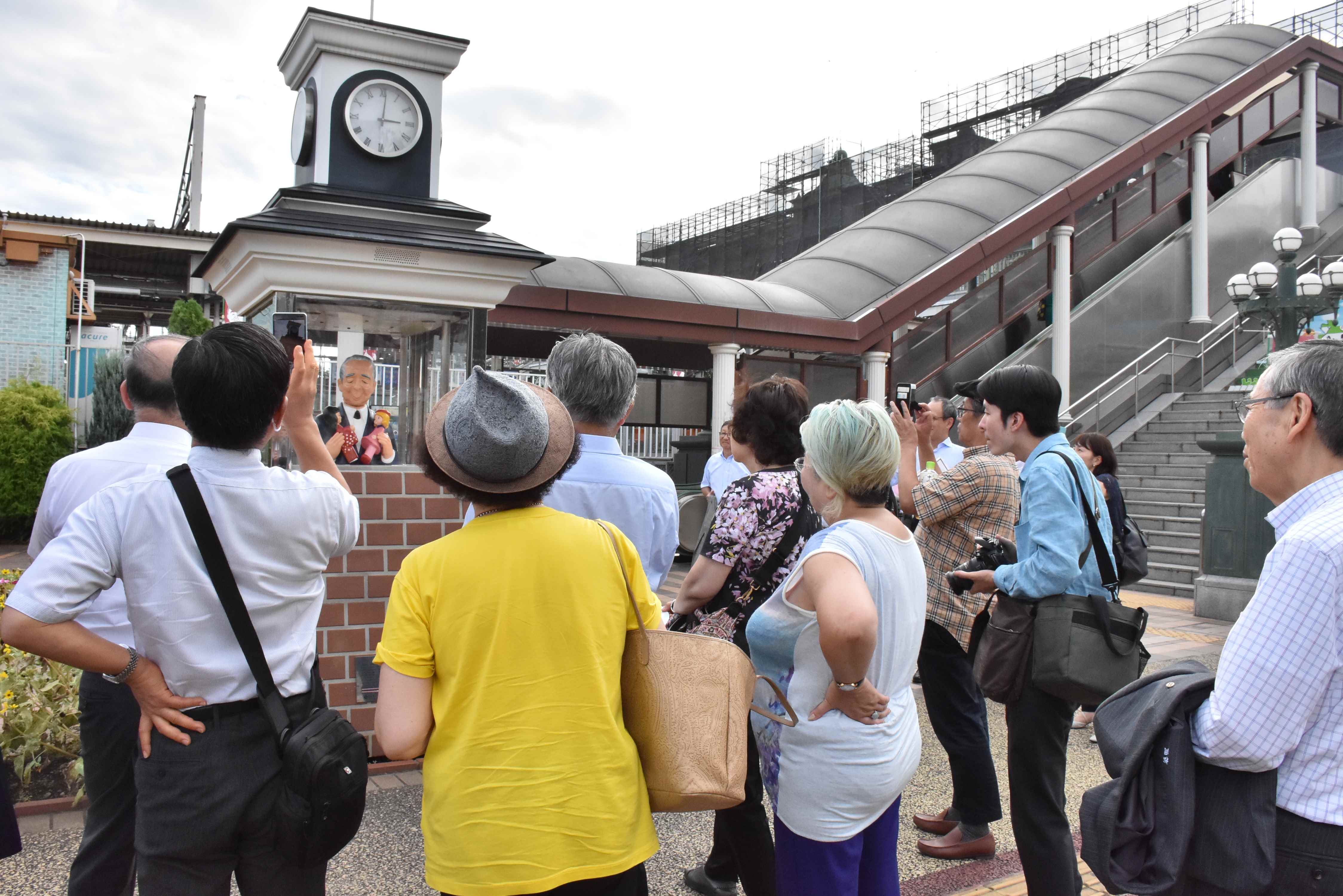 深谷駅にて渋沢翁のからくり時計を見学