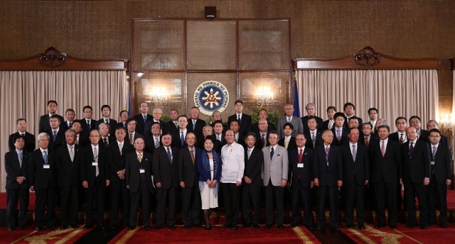 フィリピン・アキノ大統領と本ミッション団員