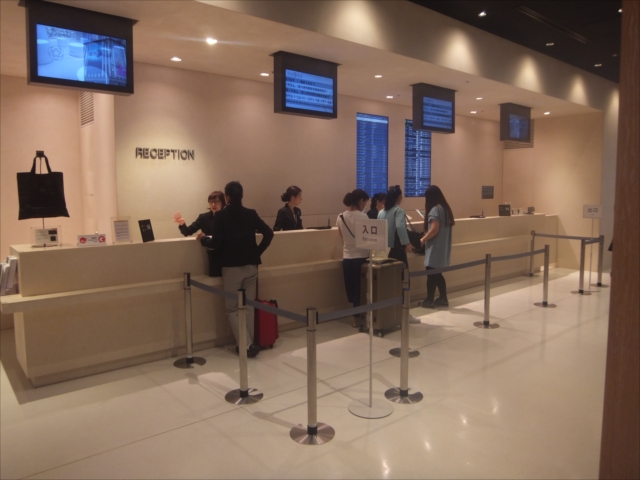 空港をイメージした空港型市中免税店「Japan Duty Free GINZA」のレセプション