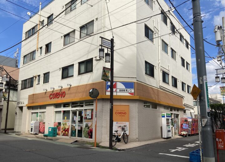 食料品を中心に、地域密着型の店づくりに取り組む