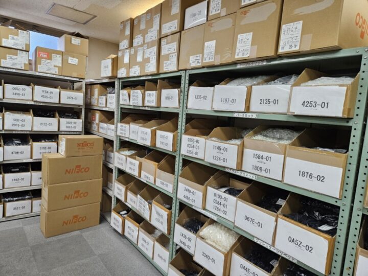 同社で取り扱う部品は約1,000種類に及ぶ