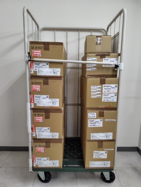 大阪支社でもかご車を利用し荷役時間の短縮に協力