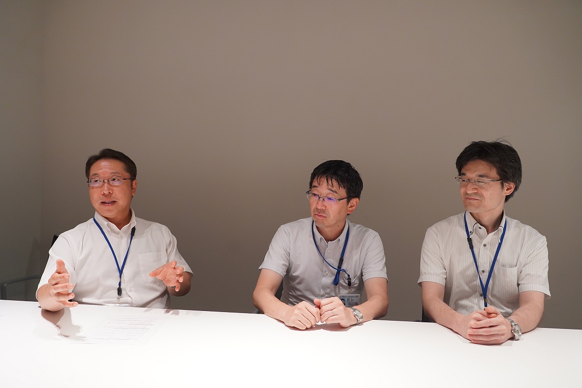 代表取締役社長 山下 敬一 氏（左）　管理部経理課 課長 髙野 茂久 氏（中央）　管理部経理課 會田 尚貴 氏（右）