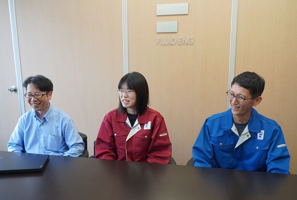 代表取締役社長 明珍 裕之 氏（左）	管理部管理課 係長 野口 拓美 氏（右） 管理部管理課 平田 杏実 氏（中央）