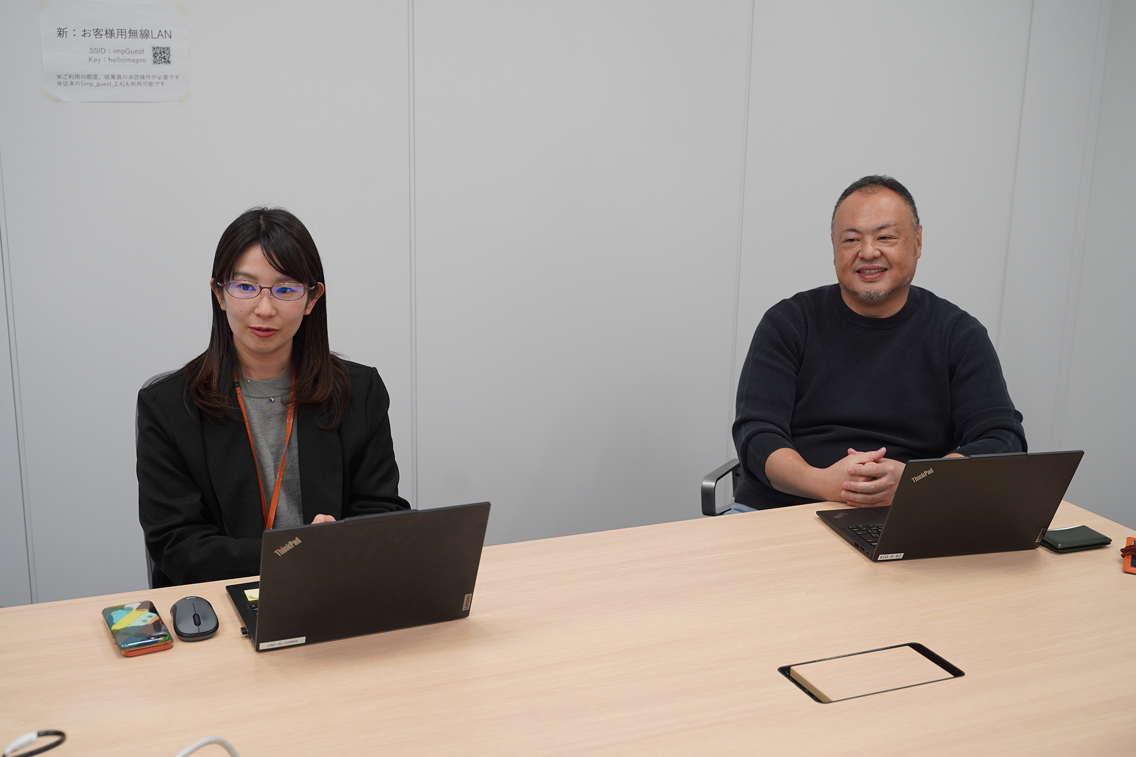 代表取締役社長 慶野 晋一 氏（右）　経営管理部 人事労務グループ 原 夕加里 氏（左）