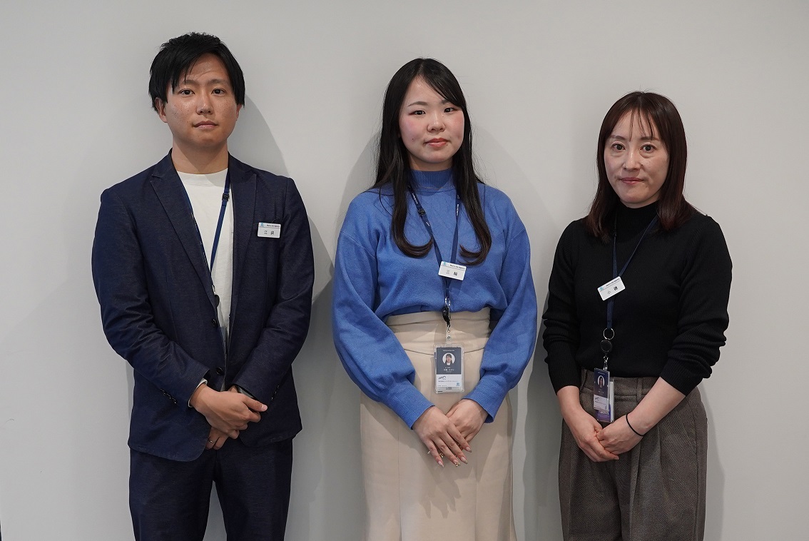 経営企画本部 総務局 人事部 部長 小磯 えり子 氏（右）　経営企画本部 経営戦略局 経営戦略部 部長 江袋 歩 氏（左）　経営企画本部 経営戦略局 経営戦略部 三輪 ひかり 氏（中央）
