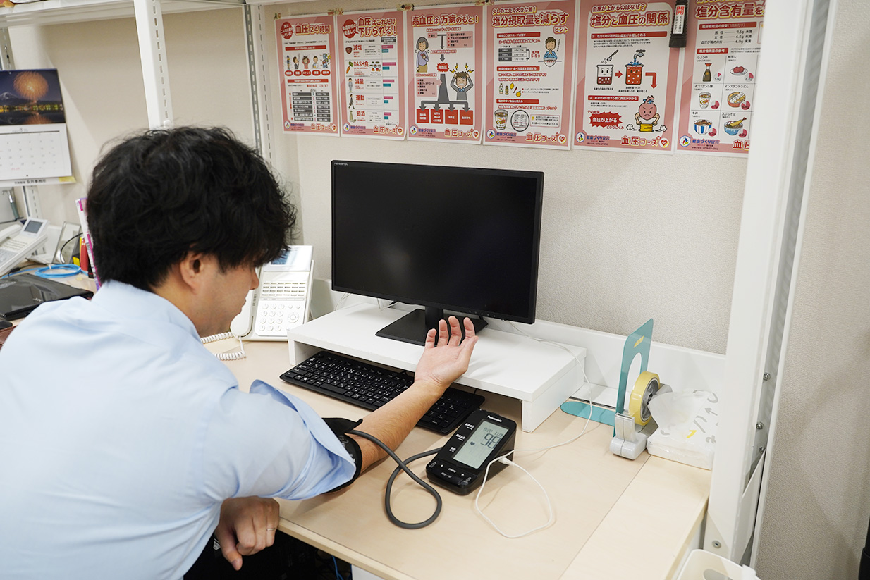血圧計を設置
