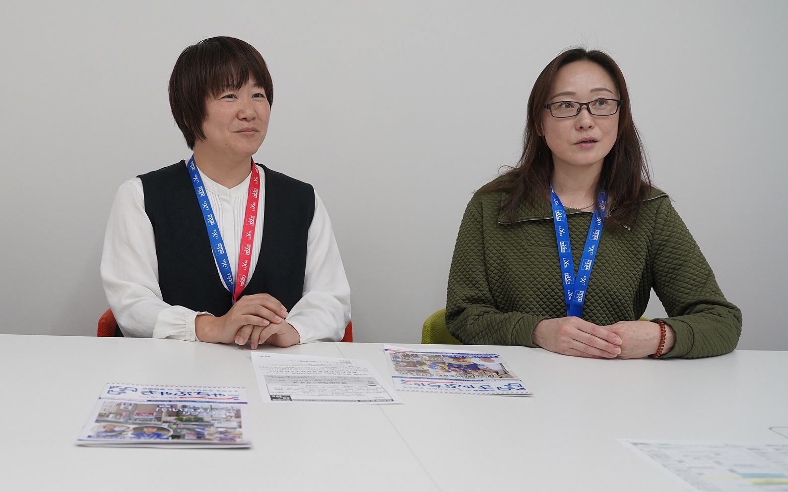 管理部 経理総務グループ　上野 真理子 氏（左）
                        同　小林 もと子 氏（右）