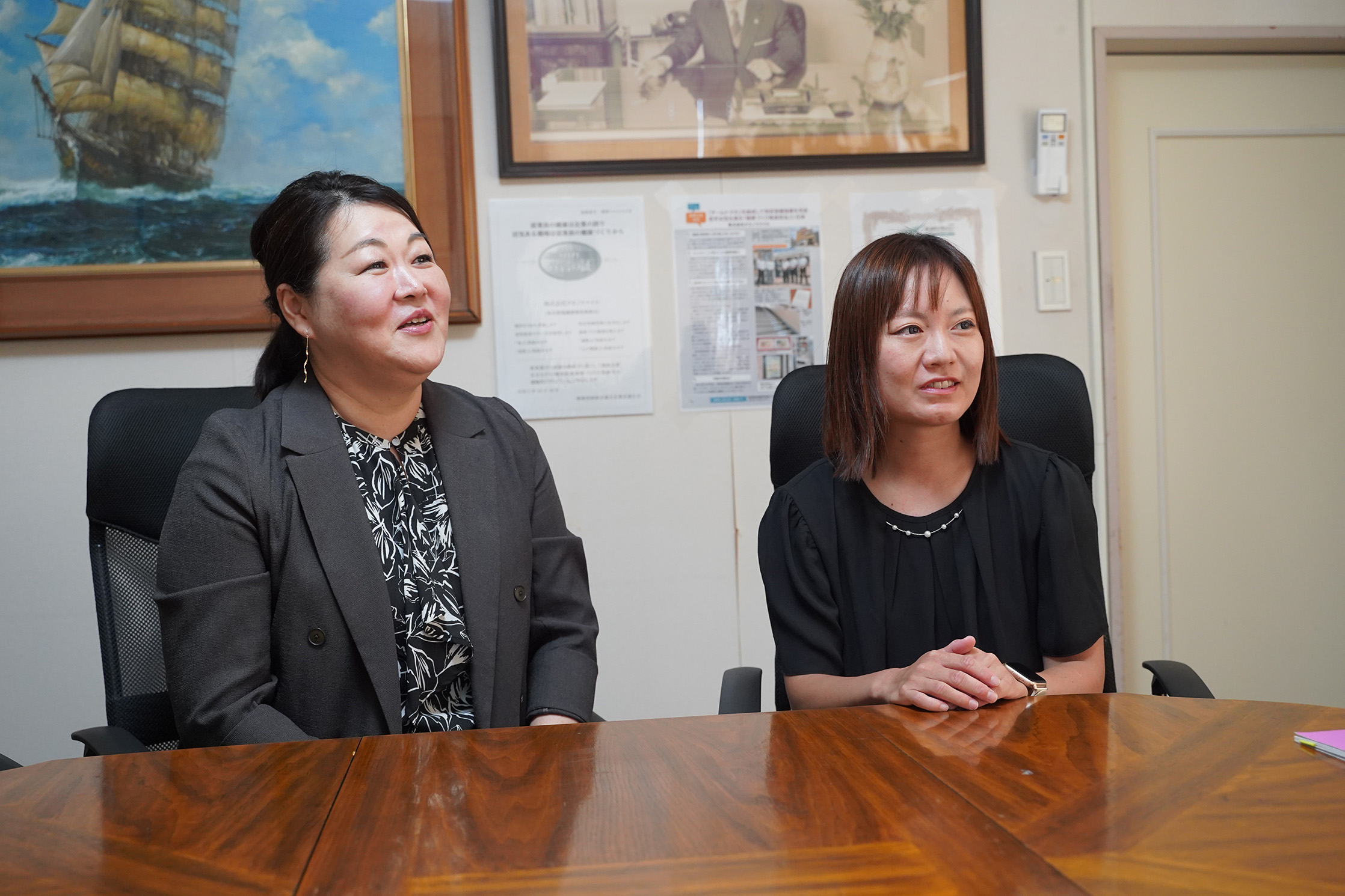 取締役会長 寺田 靖子 氏（左） 江戸川営業所 健康づくり推進担当 宇佐美 彩香 氏