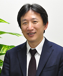 鈕 剣宇