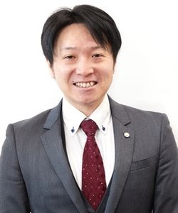 川田　健介