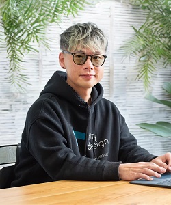 戸塚　雄宇