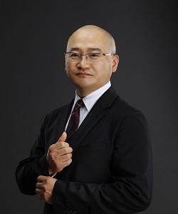 双川　歳也