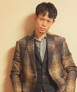 YU　SHENLIN