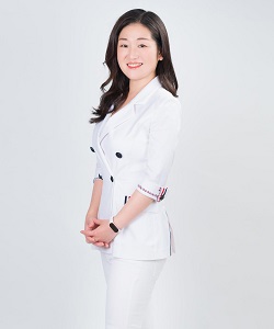 李　玉姫