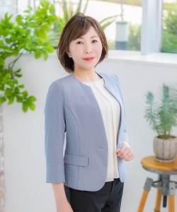 中島　由貴子