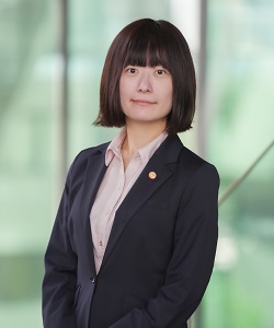 山本　真央