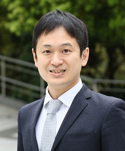 弁護士　小泉　英之