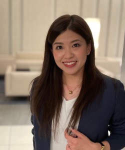 石山　紗希