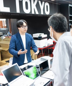 栗田　靖也