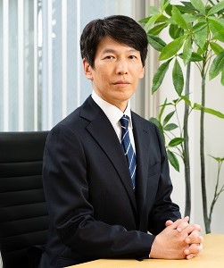 鷲家　俊生