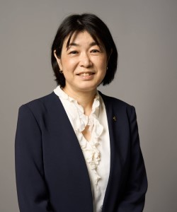 三好　暁子