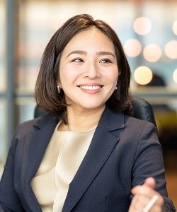 村上　しほり