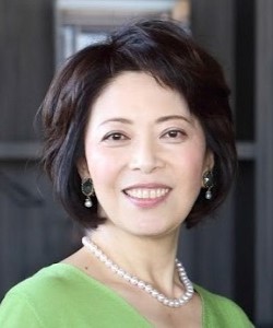 尾藤　由佳
